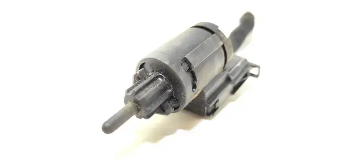 Seat Ibiza III (6L) (2002 - 2008)  3B0945511A Датчик тормозной педали