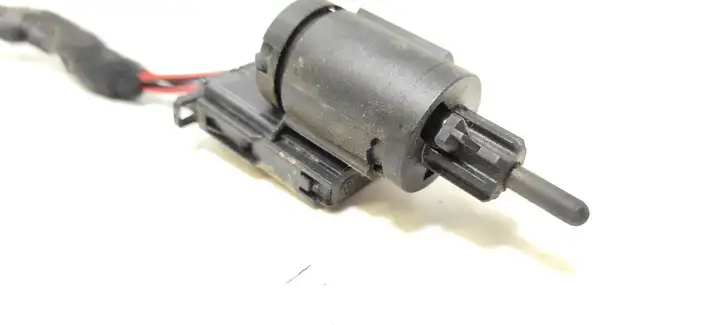 Seat Ibiza III (6L) (2002 - 2008)  3B0945511A Датчик тормозной педали