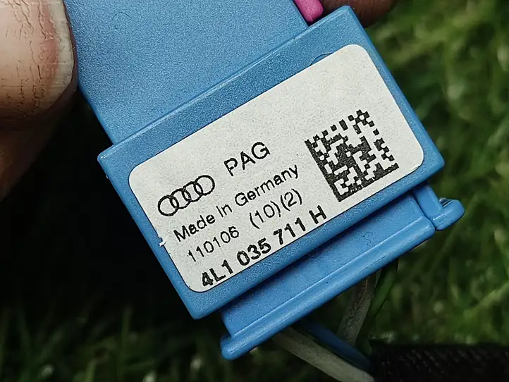 Audi Q5 SQ5 (2008 - 2012) 4L1035711H Микрофон (Bluetooth / телефон) — фото 2