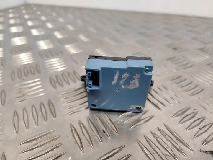 Toyota Avensis T270 (2009 - 2012)  8924505020 Датчик положения (угла) руля