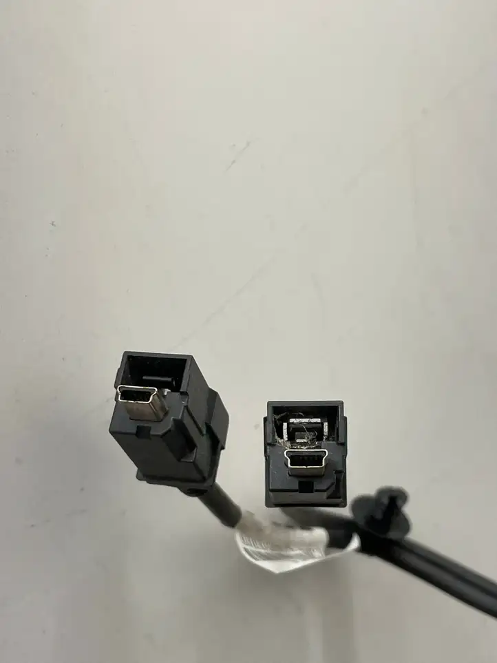 Tesla Model S (2016 - 2021) 100481507C Прочая электропроводка — фото 3