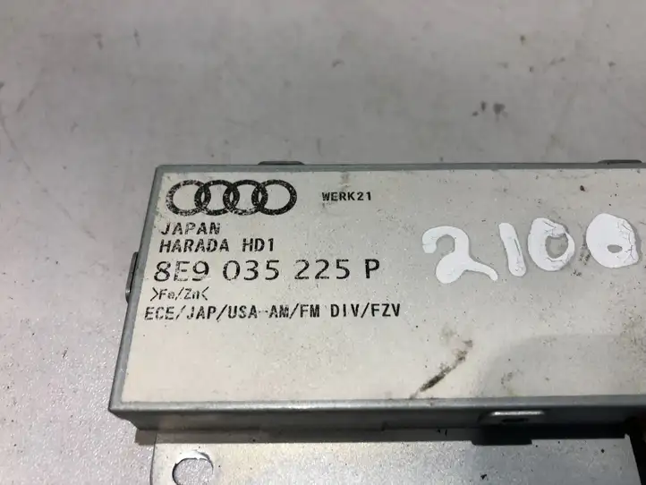 Audi A4 S4 B6 8E 8H (2000 - 2006) 8E9035225P Усилитель антенны — фото 2