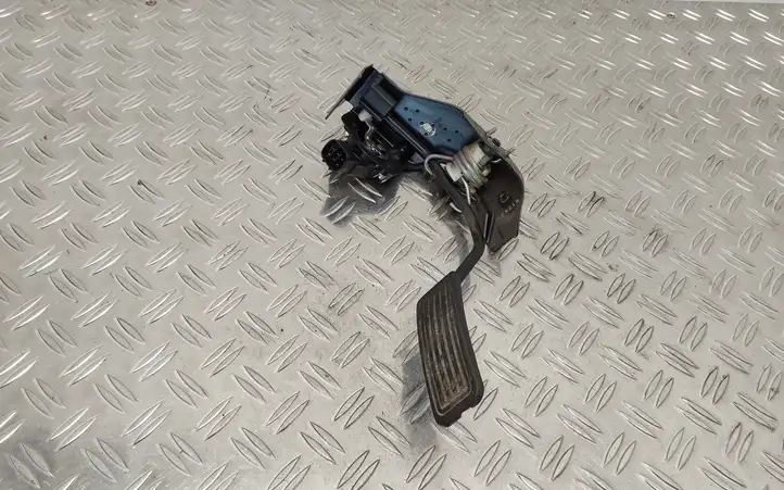 Toyota Corolla Verso AR10 (2004 - 2009) 8928152021 Педаль акселератора — фото 1