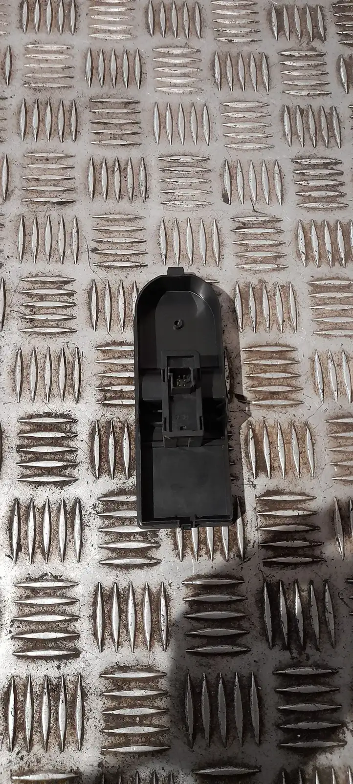 Opel Astra H (2004 - 2009) 13197132 Кнопка стеклоподъемников — фото 2