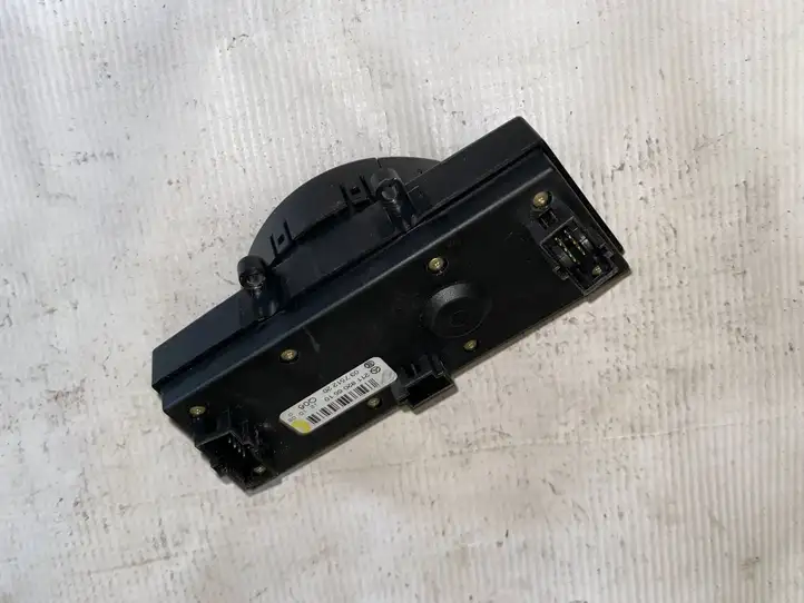 Mercedes-Benz E W211 (2002 - 2009) 2118206510 Кнопка парктроника — фото 2