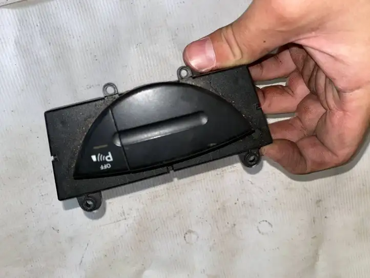 Mercedes-Benz E W211 (2002 - 2009) 2118206510 Кнопка парктроника — фото 4