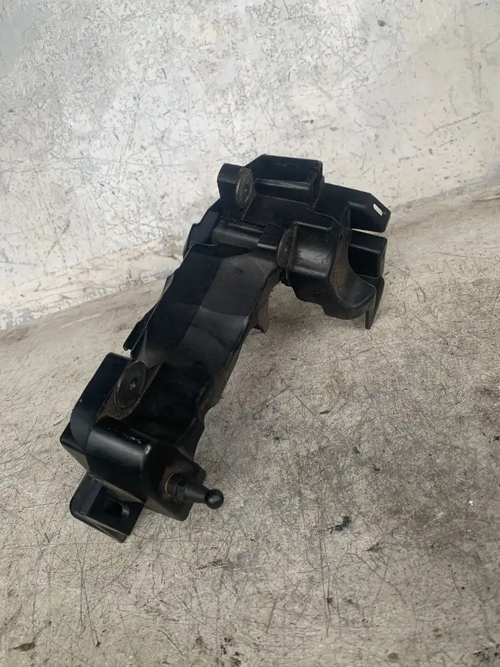 Ford Kuga I (2008 - 2012) 9688453180 Прочие детали моторного отсека — фото 3