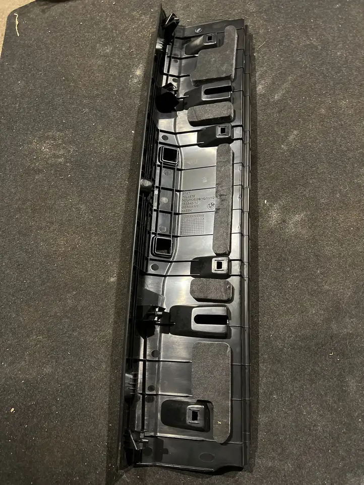 BMW 7 G11 G12 (2015 - 2022) 7344675 Прочая отделка багажника — фото 1
