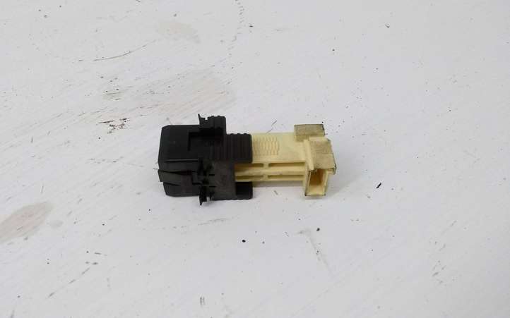 BMW 3 F30 F35 F31 (2012 - 2018)  9240076 Датчик тормозной педали