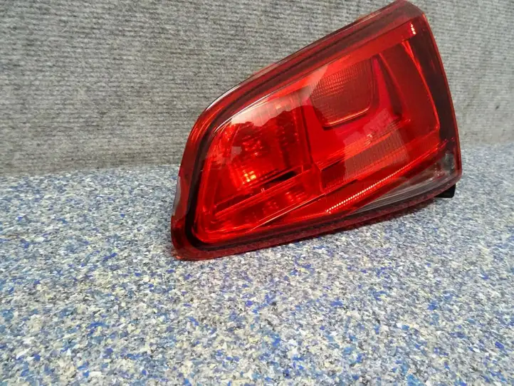 Volkswagen Golf VII (2013 - 2019) 5G0945094D Задний фонарь в крышке багажника — фото 6