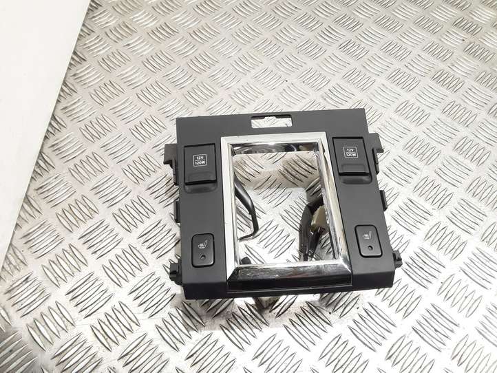 Suzuki Grand Vitara (2005 - 2008)  7583065J10 Рамка рычага переключения передач