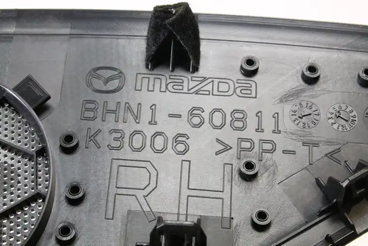 Mazda 3 II (2013 - 2017) BHN160811 Накладка центрального динамика — фото 5