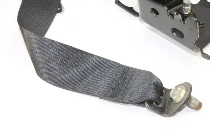 Mazda 3 II (2009 - 2011) TKAB0EH895 Задний ремень безопасности — фото 3