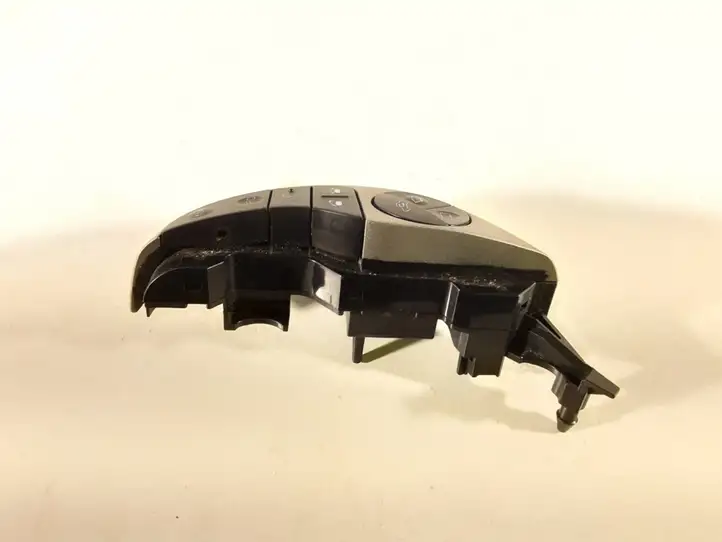 Toyota Prius (XW20) (2003 - 2009) F70CV164 Кнопки на рулевом колесе — фото 3