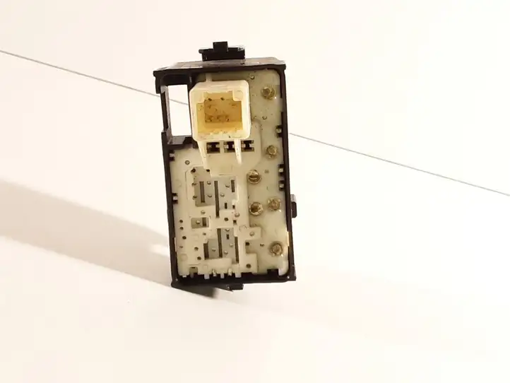 Toyota Prius (XW30) (2009 - 2015) 192801 Блок кнопок стеклоподъемников — фото 4