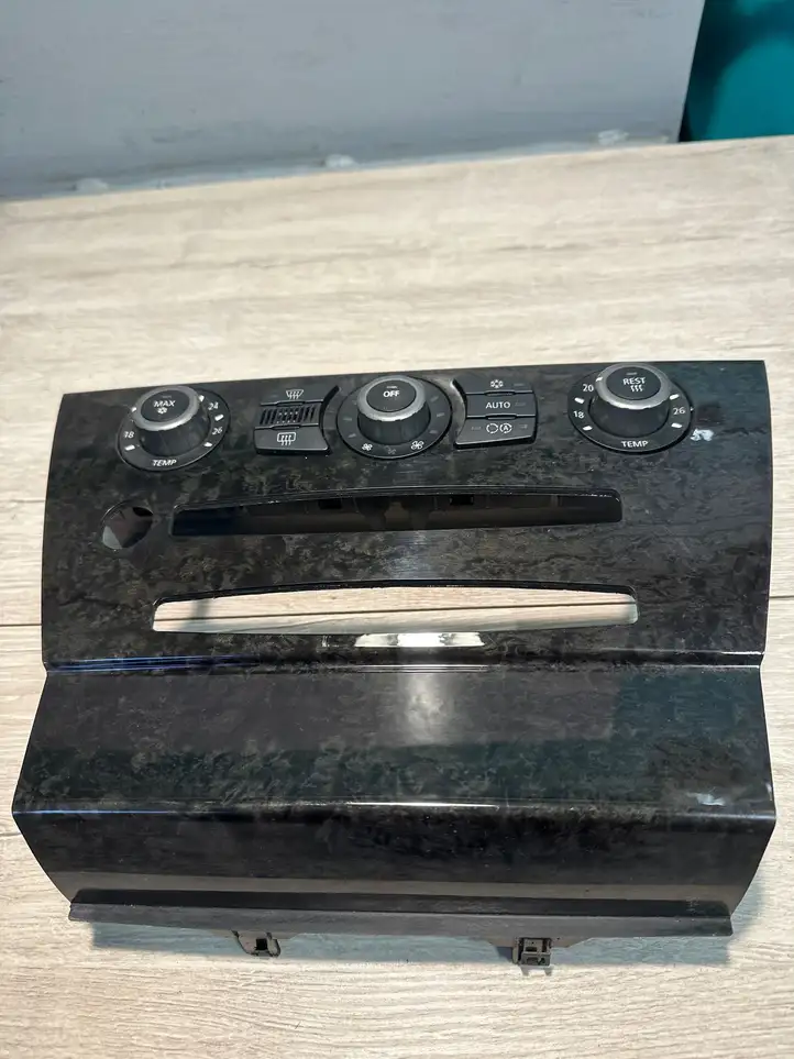 BMW 5 E60 E61 (2004 - 2010) 6942684 Отделка блока климат-контроля — фото 3