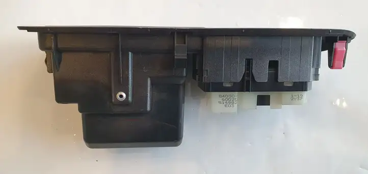 Toyota Land Cruiser (J120) (2002 - 2009) 8403060020 Блок кнопок стеклоподъемников — фото 2