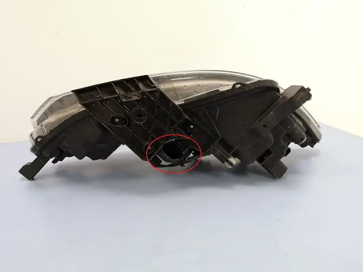 Nissan Qashqai (2017 - 2020) Передняя фара — фото 9