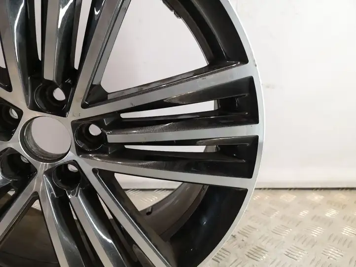 Skoda Kamiq (2019 - ) 657601025F Легкосплавный колесный диск R18 — фото 4