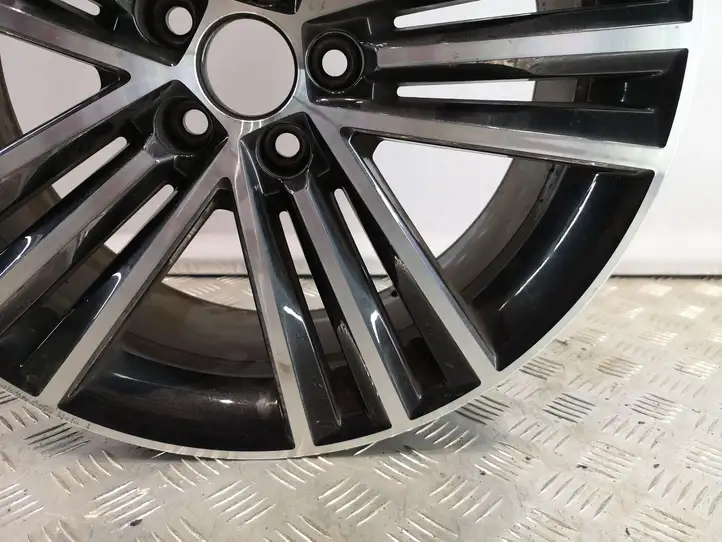 Skoda Kamiq (2019 - ) 657601025F Легкосплавный колесный диск R18 — фото 9