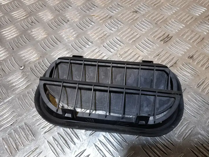 Audi A3/S3 8V (2012 - 2016) 6R0819465A Вентиляционная решетка кузова — фото 2
