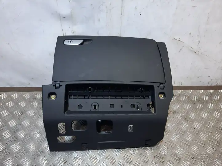 Audi A3/S3 8V (2012 - 2016) 8V5880302 Бардачок в сборе — фото 1