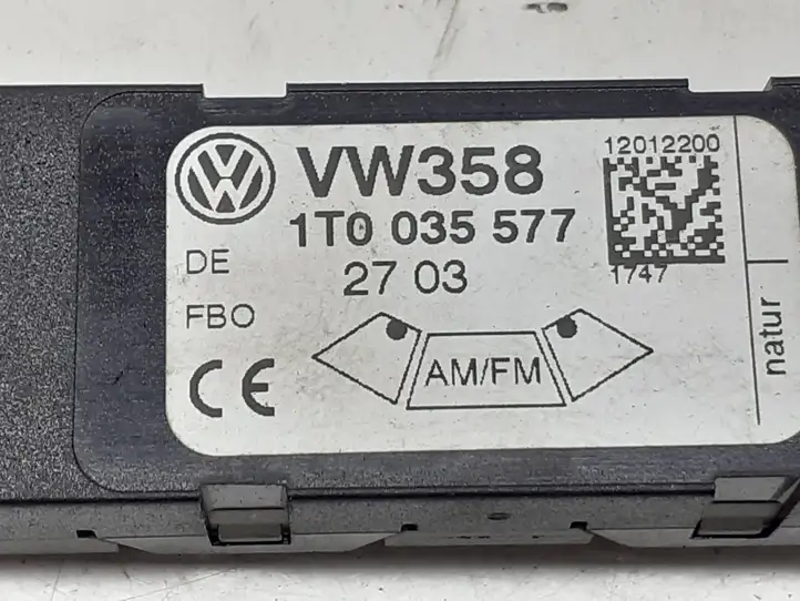 Volkswagen Touran I (2003 - 2010) 1T0035577 Усилитель антенны — фото 3