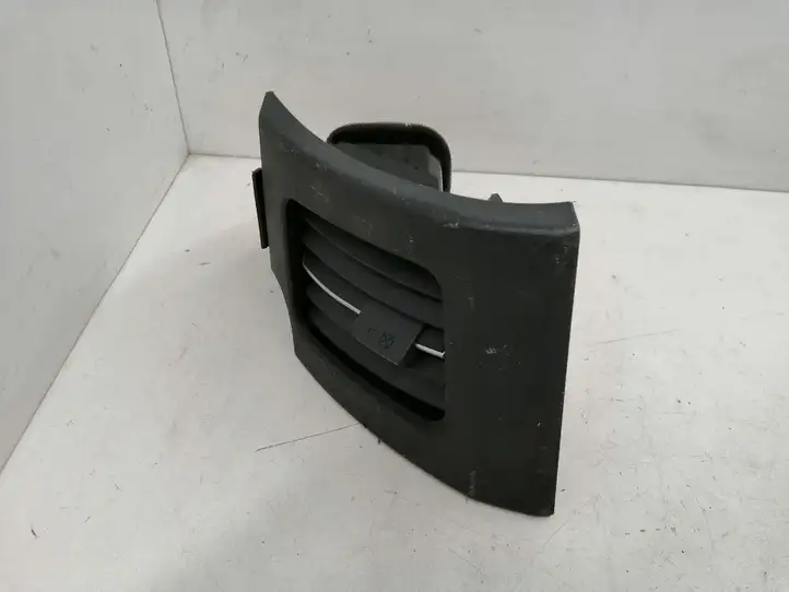 Toyota Prius (XW30) (2009 - 2015) 5566047030 Боковой воздушный дефлектор — фото 1