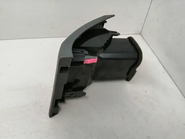 Toyota Prius (XW30) (2009 - 2015) 5566047030 Боковой воздушный дефлектор — фото 2