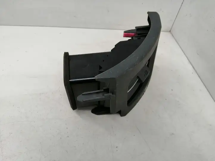 Toyota Prius (XW30) (2009 - 2015) 5566047030 Боковой воздушный дефлектор — фото 3