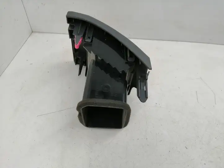 Toyota Prius (XW30) (2009 - 2015) 5566047030 Боковой воздушный дефлектор — фото 5