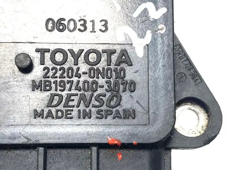 Toyota Avensis T270 (2009 - 2012) 222040N010 Датчик массового расхода воздуха — фото 2