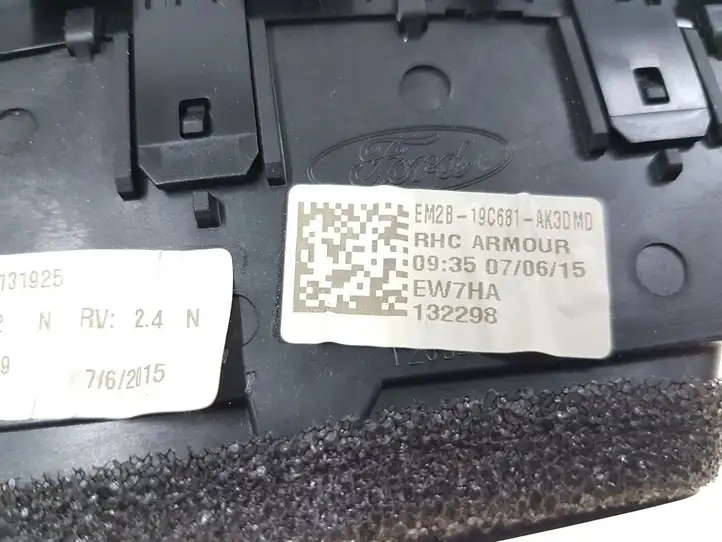 Ford Edge II (2015 - ) EM2B19C681AK Центральный воздушный дефлектор — фото 5