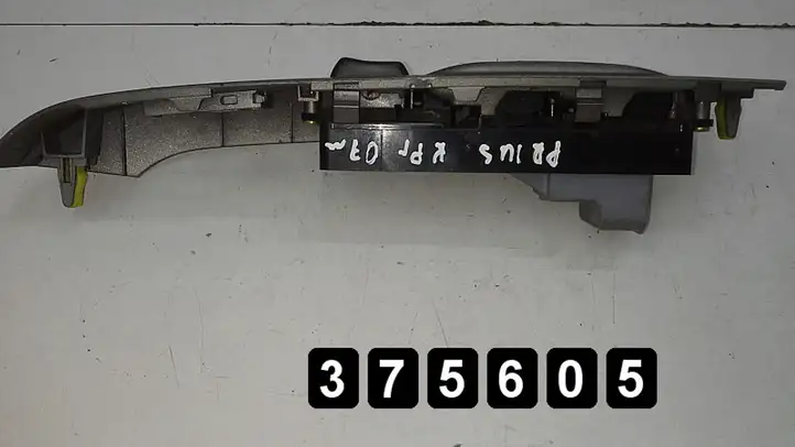 Toyota Prius (XW20) (2003 - 2009) 84820-47021 Другие включатели / ручки/ переключатели — фото 3