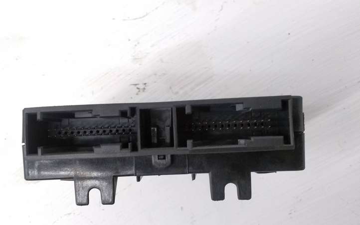BMW 3 F30 F35 F31 (2012 - 2018)  9311850 Модуль блока управления кондиционером