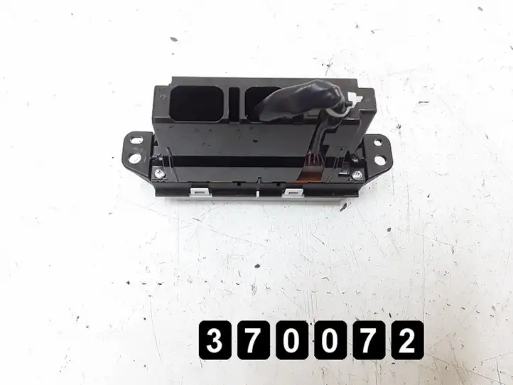 Nissan Leaf I (ZE0) (2010 - 2017) # 3nd1a210484 Другие включатели / ручки/ переключатели — фото 4