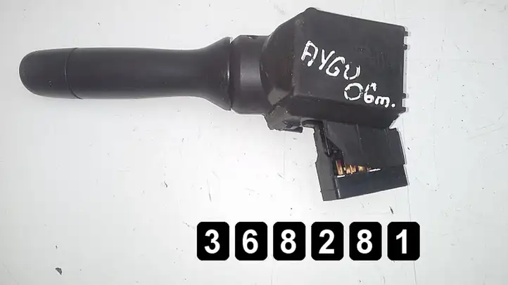 Toyota Aygo AB10 (2005 - 2008) 17f03lh Другие включатели / ручки/ переключатели — фото 4