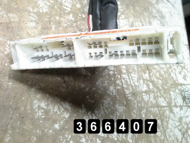 Toyota Corolla E120 E130 (2000 - 2004) R170401 Другие включатели / ручки/ переключатели — фото 3