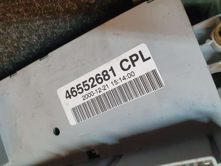 Fiat Punto (188) (1999 - 2010)  46552681 Блок предохранителей