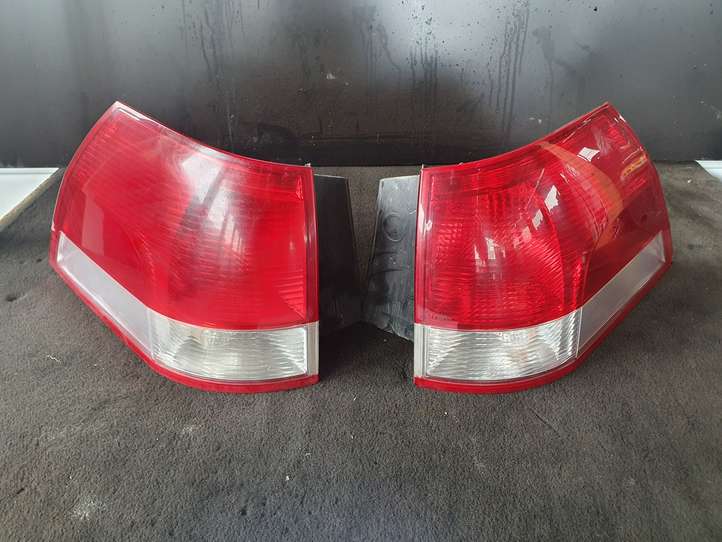 Opel Vectra (2002 - 2005)  24469461LN Задний фонарь в кузове