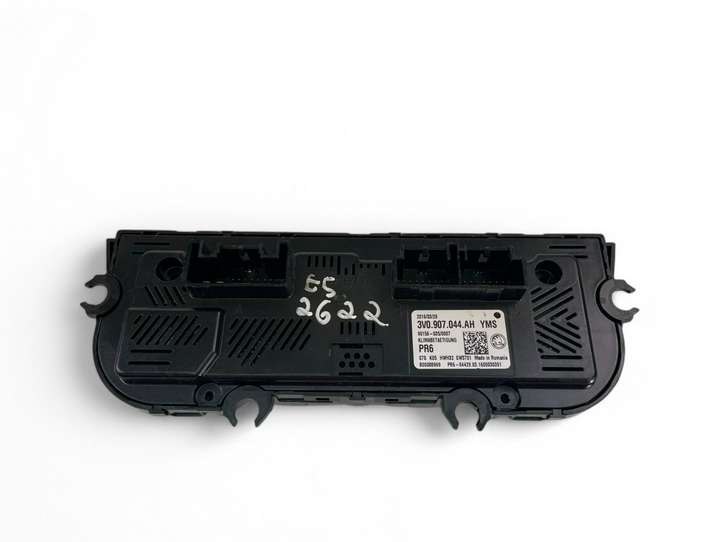Skoda Superb B8 (3V) (2015 - 2023)  3V0907044AH Управление климат контролем