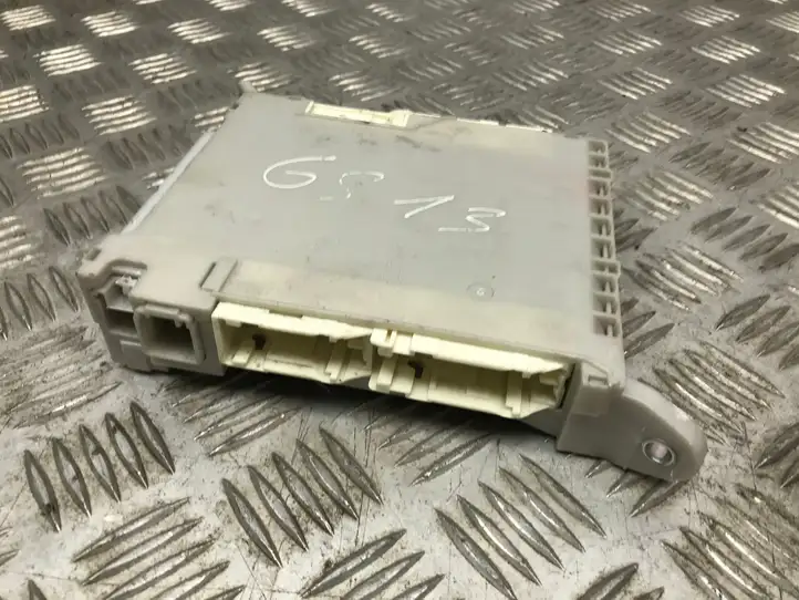 Lexus GS250 300 350 300h 450h (2011 - 2015) 8273030L40 Блок предохранителей (комплект) — фото 2