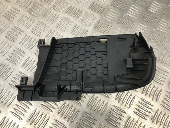 Audi Q3 8U (2011 - 2014) 8U0868606 Обшивка стойки D нижняя — фото 4