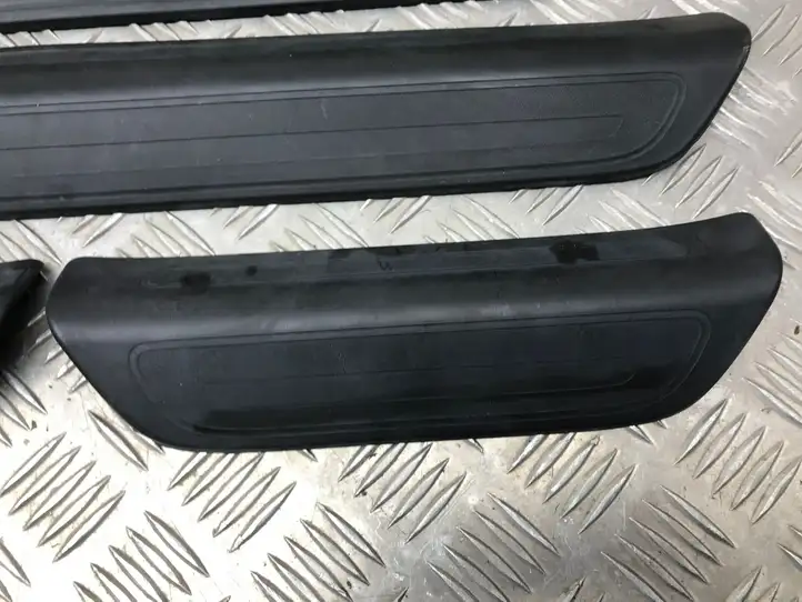 Audi Q3 8U (2011 - 2014) 8U0853375 Отделка переднего порога — фото 3