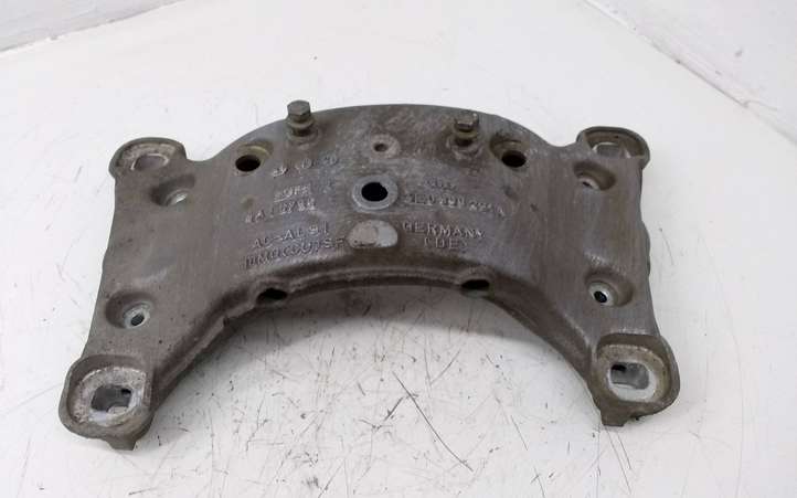 Audi A8 (2005 - 2007)  4E0399231N Кронштейн