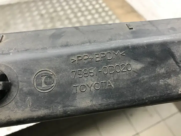 Toyota Yaris (2014 - 2019) 758510D0 Порог кузова — фото 5