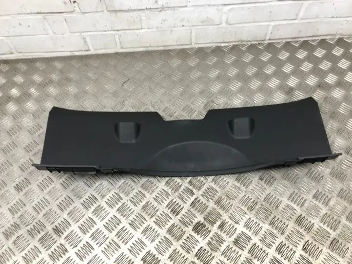 Toyota Yaris (2014 - 2019) 583870D090 Отделка порога багажника — фото 3