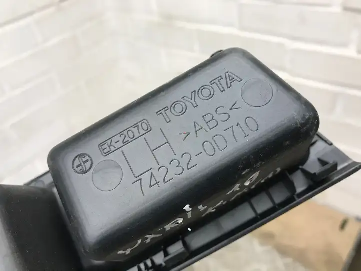 Toyota Yaris (2019 - ) 742320D710 Блок кнопок стеклоподъемников — фото 2