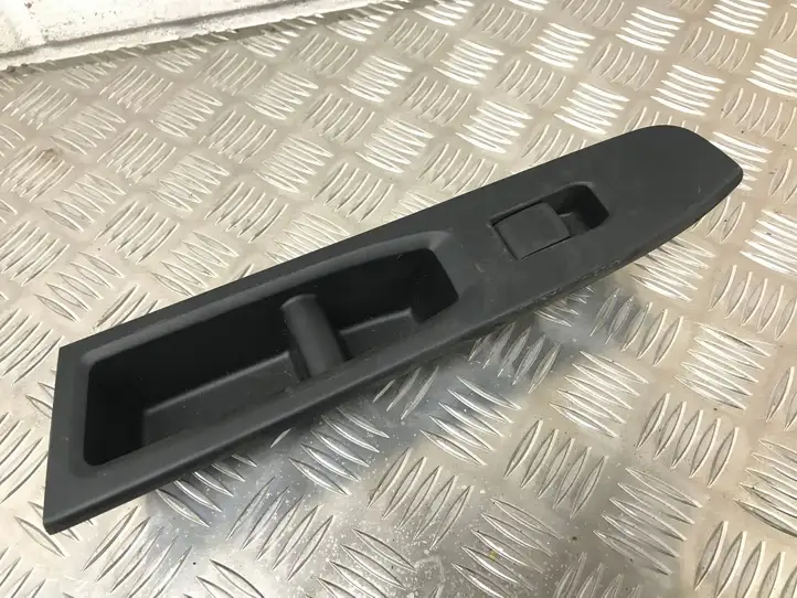 Toyota Yaris (2014 - 2019) 742320D710 Блок кнопок стеклоподъемников — фото 1