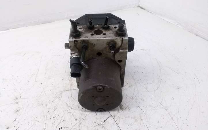 Audi A8 (2005 - 2007)  4E0614517M Блок ABS